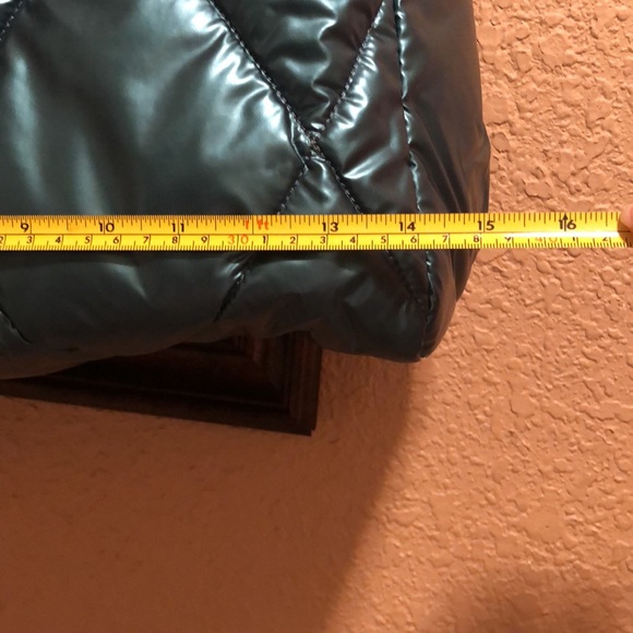 NWT Victoria’s Secret Puffer Tote. Dark Teal color with gold VS script logo. - Picture 13 of 14